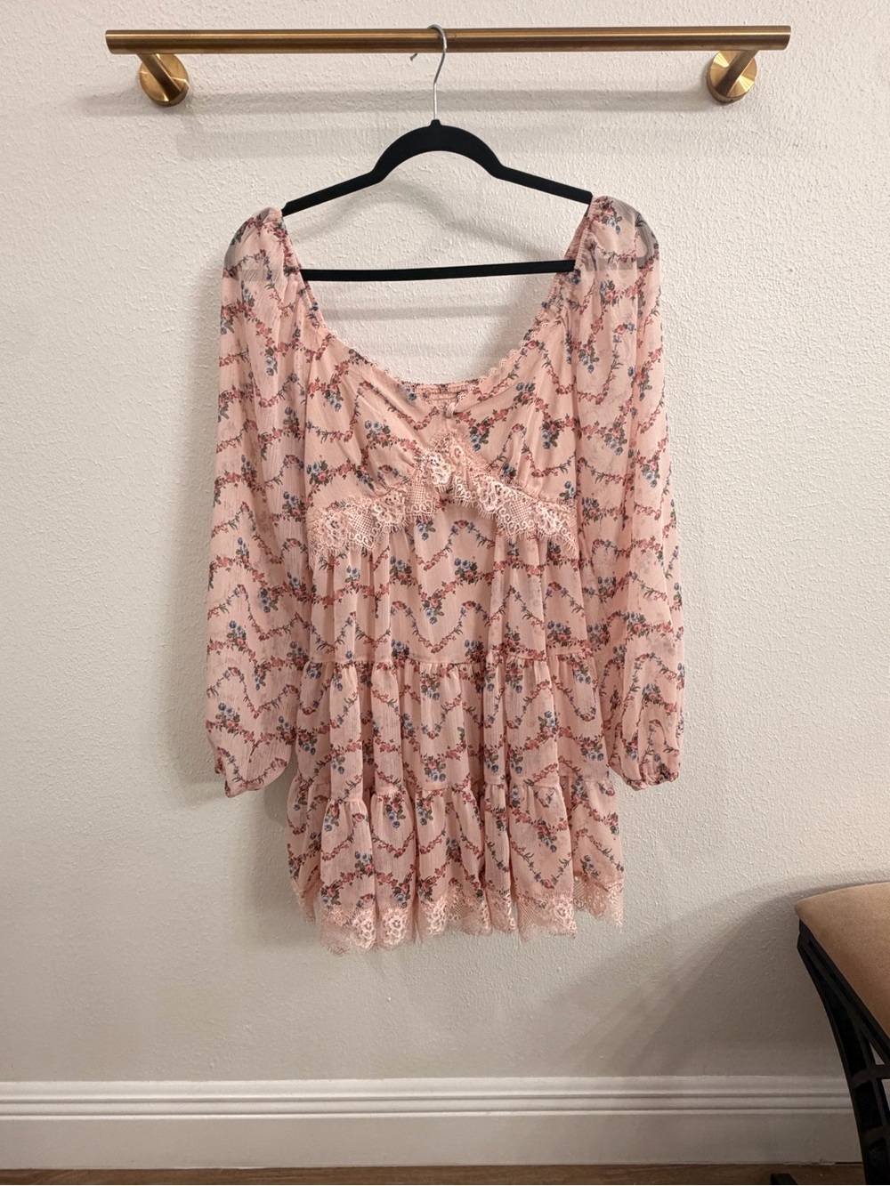 Women's Floral Lace-Trim Peasant Top - Blush Pink